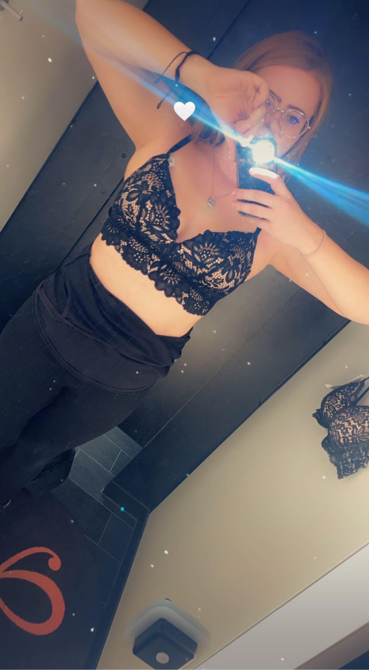 Escorte Rimouski pour conversation érotique